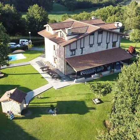Eguzkilore Country house